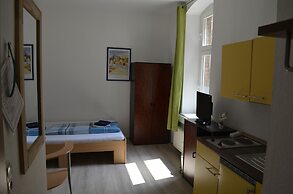 Apartment-Hotel