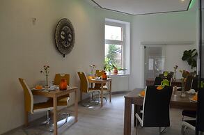 Apartment-Hotel