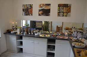 Apartment-Hotel