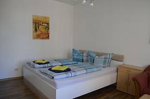 Apartment-Hotel