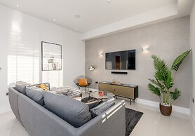 Silver Lining - Penthouse with parking