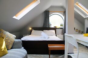 Silver Lining - Meadows Apartments