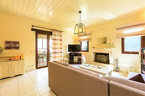 disCrete Villa Chromonastiri