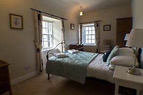 Silver Lining - Cottage by the sea