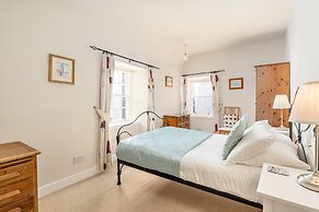 Silver Lining - Cottage by the sea