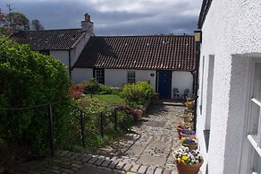 Silver Lining - Cottage by the sea
