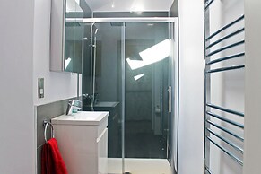 Silver Lining - Gilmore Place Apartment