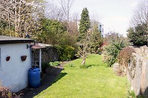 Silver Lining - Gilmore Place Apartment