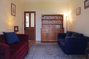 Silver Lining - Gilmore Place Apartment