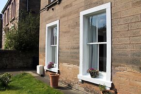 Silver Lining - Gilmore Place Apartment