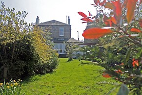 Silver Lining - Gilmore Place Apartment