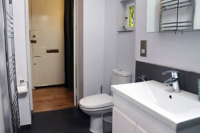 Silver Lining - Gilmore Place Apartment