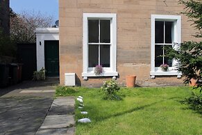 Silver Lining - Gilmore Place Apartment