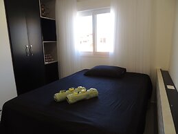 Casa com 3 Quartos em Condomínio Geriba