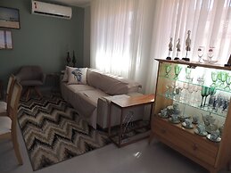 Casa com 3 Quartos em Condomínio Geriba