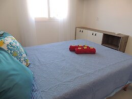 Casa com 3 Quartos em Condomínio Geriba