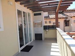 Casa com 3 Quartos em Condomínio Geriba