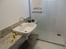 Casa com 3 Quartos em Condomínio Geriba