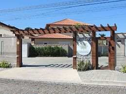 Casa com 3 Quartos em Condomínio Geriba