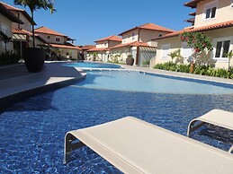 Casa com 3 Quartos em Condomínio Geriba