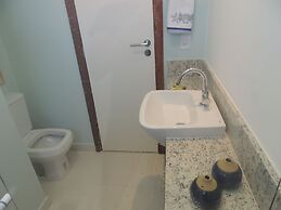 Casa com 3 Quartos em Condomínio Geriba