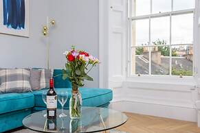 Silver Lining - Luxury New Town Apartment