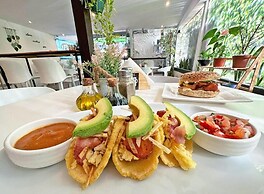 Surf Ranch Tamarindo