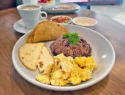 Surf Ranch Tamarindo