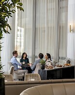 Four Seasons Hotel One Dalton Street, Boston