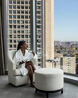 Four Seasons Hotel One Dalton Street, Boston