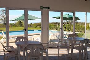 Brisas del Lago Apart & Hotel Federacion