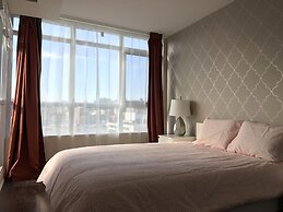 Luxury 2BR Suites in the heart of Downtown Toronto