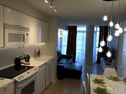 Luxury 2BR Suites in the heart of Downtown Toronto