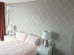 Luxury 2BR Suites in the heart of Downtown Toronto