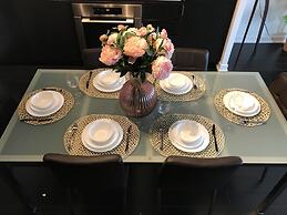 Private Home 3 Bedroom 2 Bath Downtown