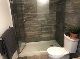 Private Home 3 Bedroom 2 Bath Downtown