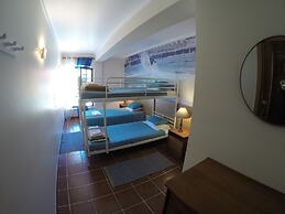 Supertubos Beach Hostel