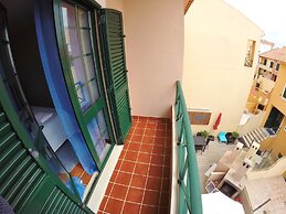 Supertubos Beach Hostel