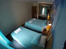 Supertubos Beach Hostel