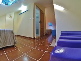 Supertubos Beach Hostel