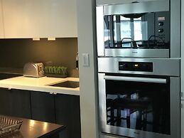 CN Tower View Design apart 3BD-2BA DT