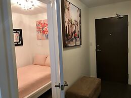 CN Tower View Design apart 3BD-2BA DT