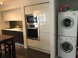 CN Tower View Design apart 3BD-2BA DT