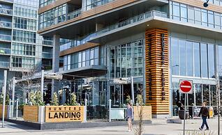 CN Tower View Design apart 3BD-2BA DT