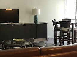 CN Tower View Design apart 3BD-2BA DT