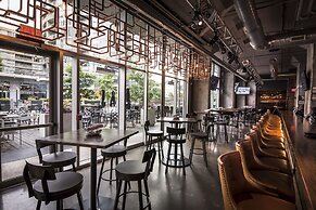 CN Tower View Design apart 3BD-2BA DT