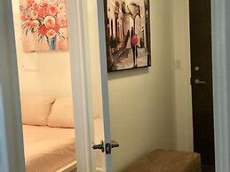 CN Tower View Design apart 3BD-2BA DT