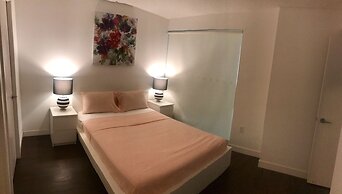 CN Tower View Design apart 3BD-2BA DT