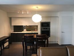 CN Tower View Design apart 3BD-2BA DT