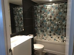 CN Tower View Design apart 3BD-2BA DT